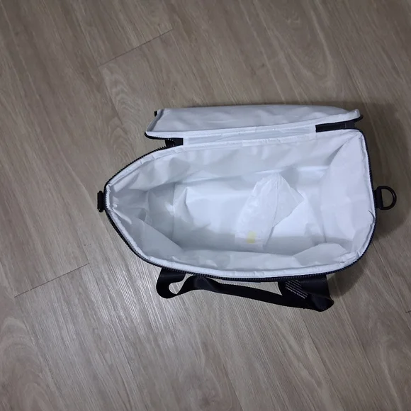 Star Wars Black VERA BRADLEY Cooler/ Lunch Bag Black And White - Picture 4 of 9